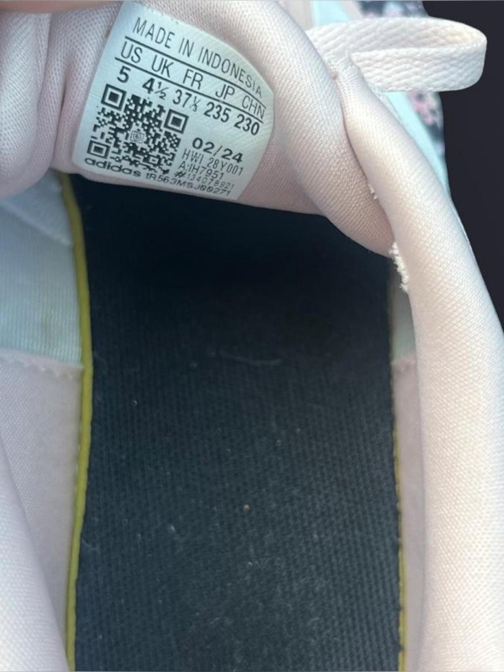 adidas girl’s Pink Floral Cloudfoam Athletic Shoe - US 5 - Picture 5 of 7